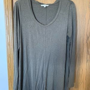 Green long sleeve shirt, long